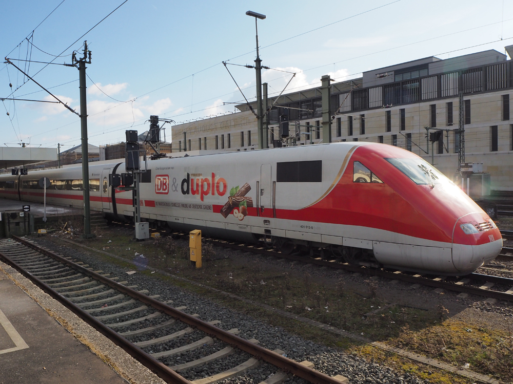 ICE mit Duplo Werbung