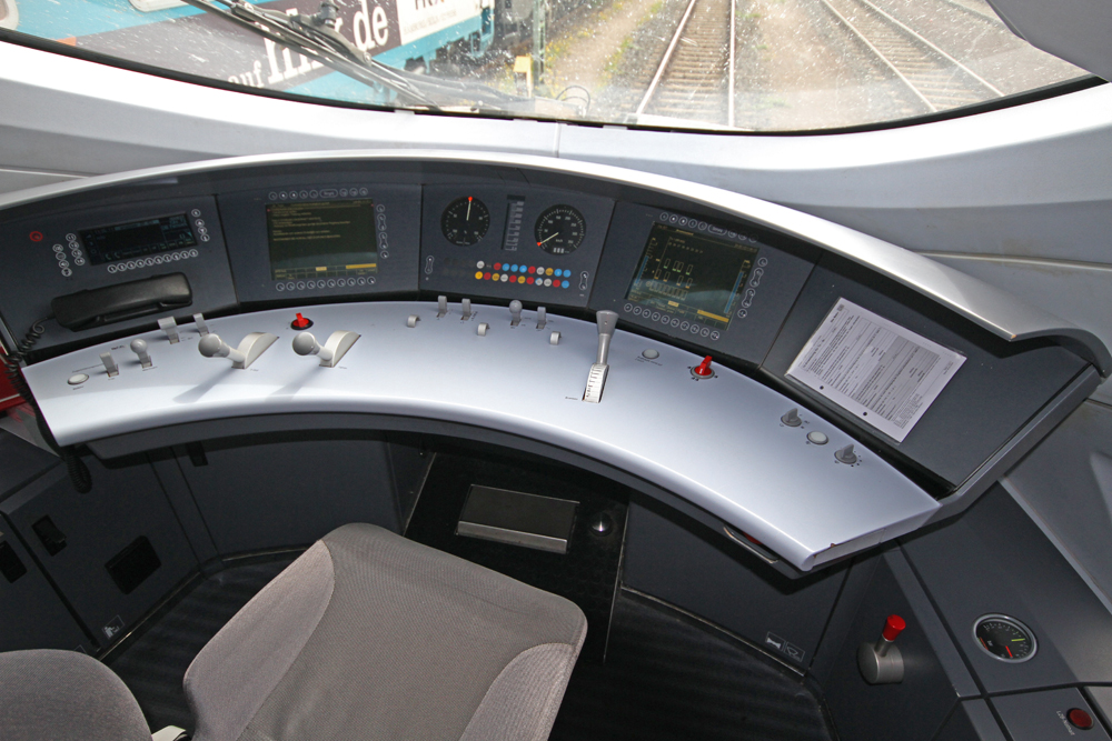 403 002  Führerstand