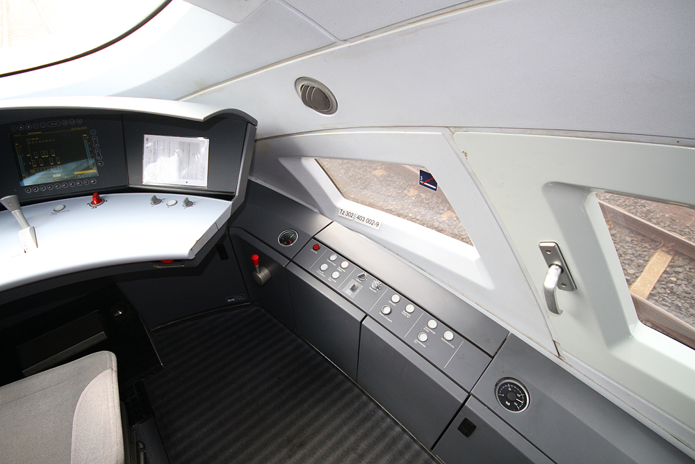 403 002  Führerstand